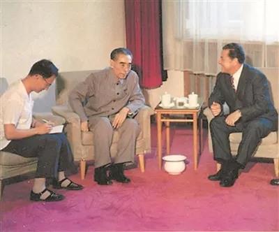 1975年9月7日，周恩来在医院会见罗马尼亚党政代表团团长伊利耶·维尔德茨。这是他生前最后一次会见外宾。他泰然而诙谐地说：“马克思的请帖，我已经收到了。这没有什么，这是不以人的主观意志为转移的自然法则。”